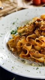 https://www.maggi.bg/sites/default/files/styles/search_result_153_272/public/article_images/SEM_10_Simple_Pasta_Recipes_That_Will_Have_Your_Guests_Drooling.jpg?itok=SmwK4vUS