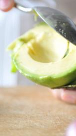 https://www.maggi.bg/sites/default/files/styles/search_result_153_272/public/article_images/SEM_How_to%20make_avocado_ripe_faster.JPG?itok=7lyZzbVt