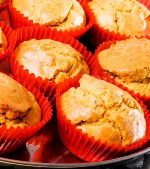 Мъфини с мариновани сушени домати