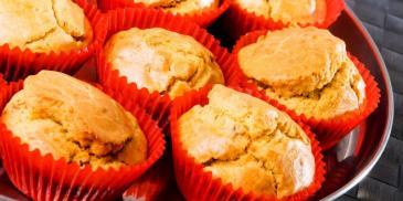 Мъфини с мариновани сушени домати