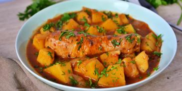 Пилешки гулаш
